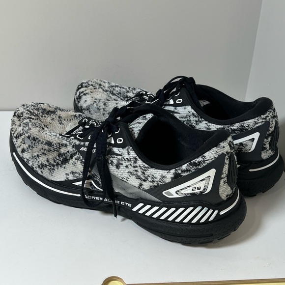 Brooks Size 12 Adrenaline GTS 23 Lightweight Zebra Black White Running Shoe - Picture 8 of 13